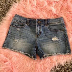 ❤️ 6/20 Victoria’s Secret Ripped Jean Shorts
